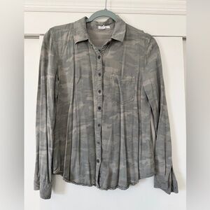 Maurices Women’s Green Camouflage Button-Down Shirt